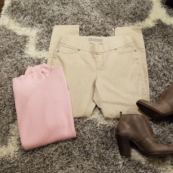 Chico's platinum denim slim fit - Picture 1 of 8